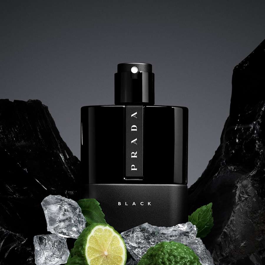 prada luna rossa black