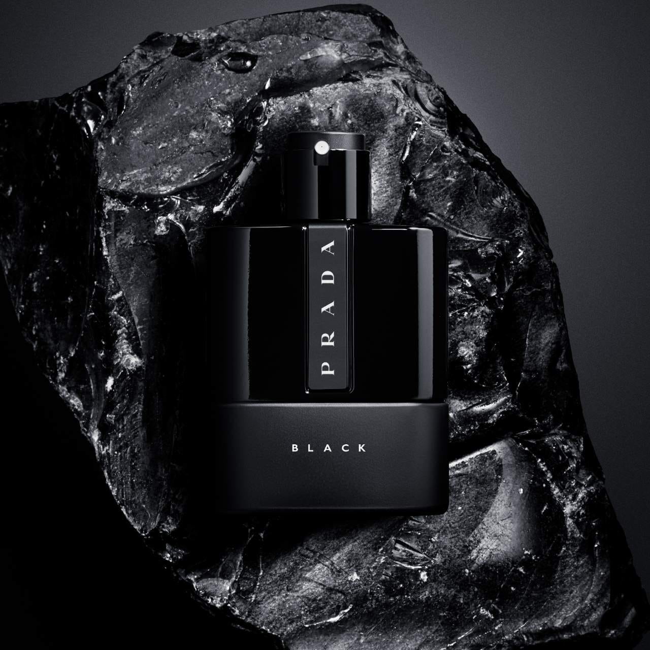 prada luna rossa black